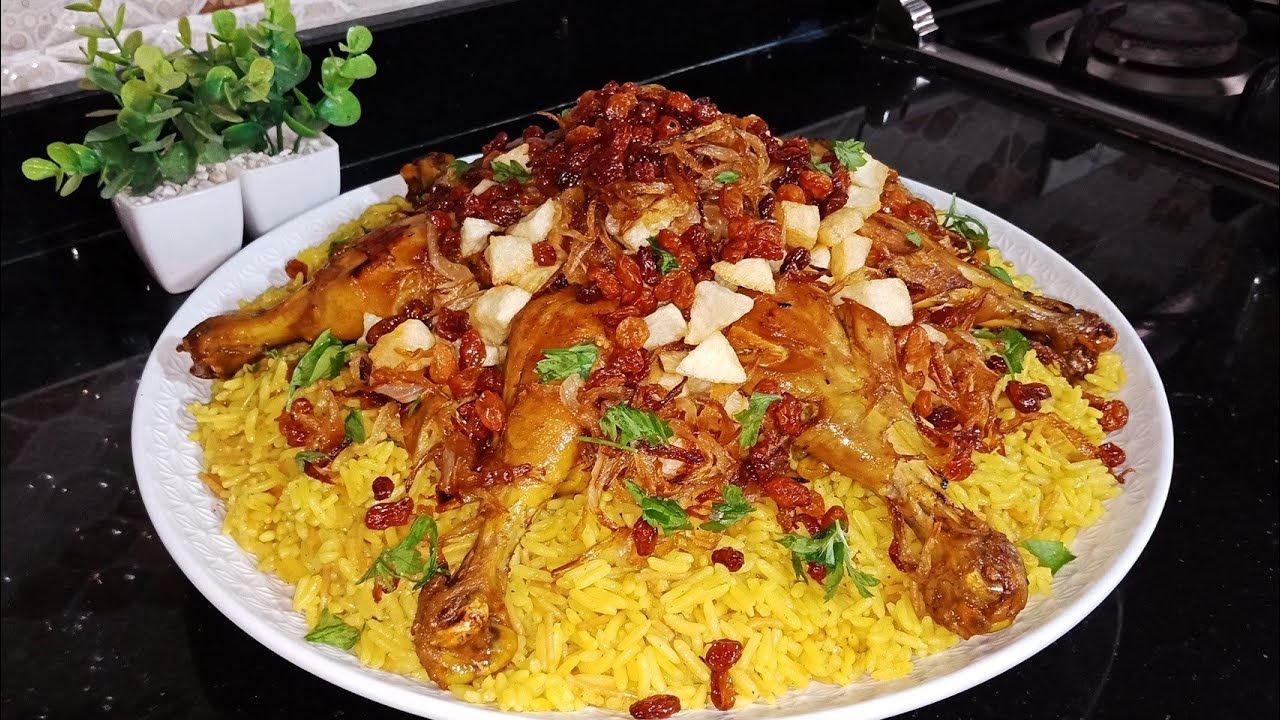 طبق الارز بالدجاج من الاطباق المفضله عندي لذيذ جدا بطريقة سهلة و مميزة 👍رائع جدا يستحق التجريب