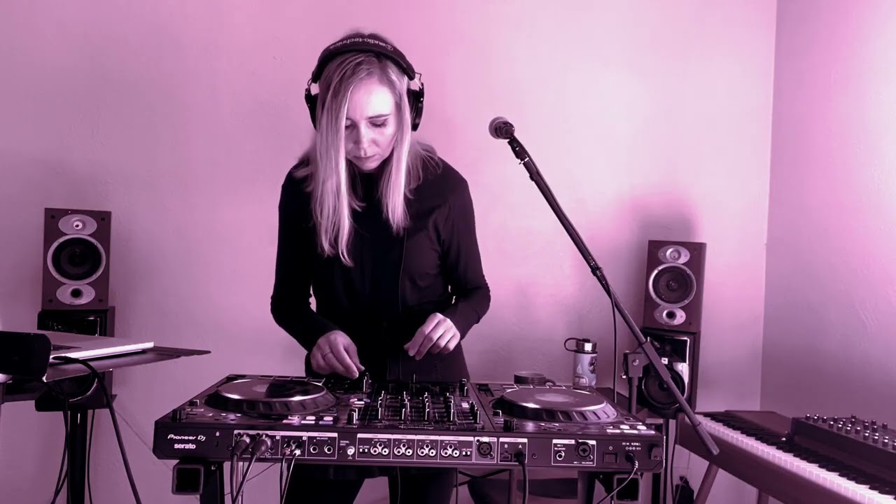 Ambient Electronica DJ Mix with Flute