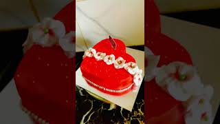 💕 Heart-shaped happiness on a cake #HeartCake #LoveCake #CakeArt#trending #viral #shortsfeed #food