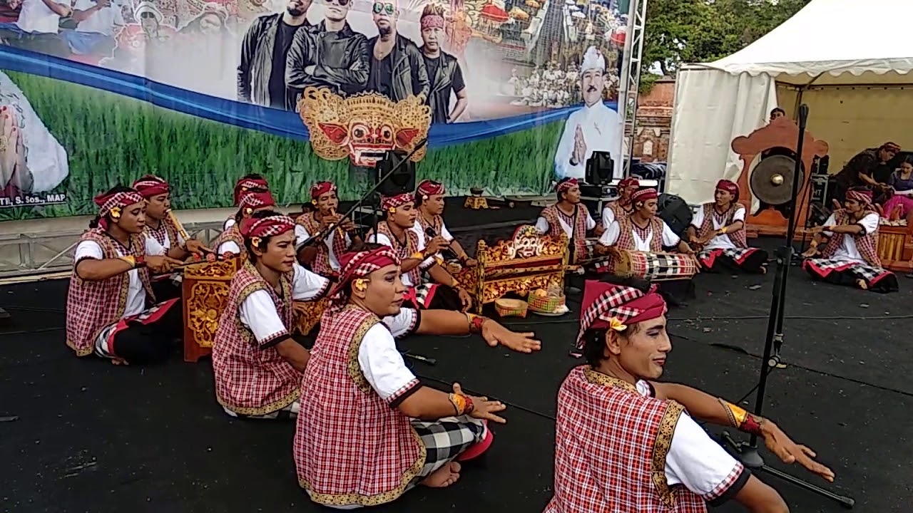 Genjek abang karangasem