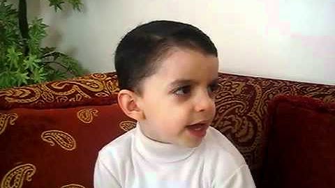 الطفل عادل خليفة يقرأ سورة المسد   YouTube