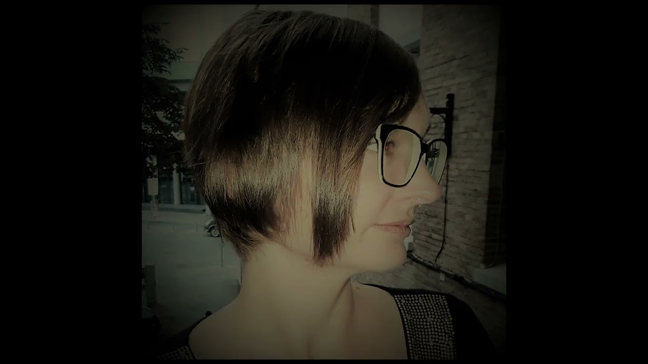 "En rouge et noir" (Jeanne Mas) ‐ Réalisée avec Clipchamp   2023 09 10T223837 204