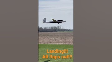 Tomahawk Swift S1 landing, lot of flaps and look at how stiff that thing is!!!
