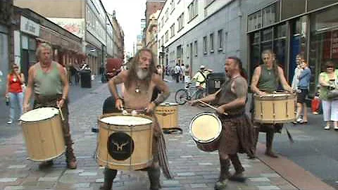 clanadonia performing in glasgow part 1