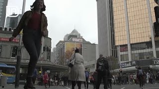 Të këqijat e jetës në qytet. Rrit rrezikun e paranojës dhe dëgjimit të zërave