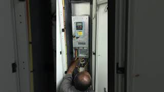 SVX060A1-4A1N1 - Variable frequency drive, 400 V AC, 3-phase, 87 A, IReplacement and Installation