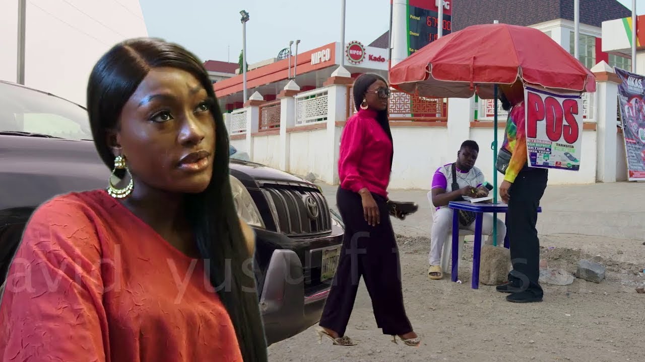 She Was On Her Way To The Office When She Saw The Cute Guy At The POS Stand That Got Her Attention