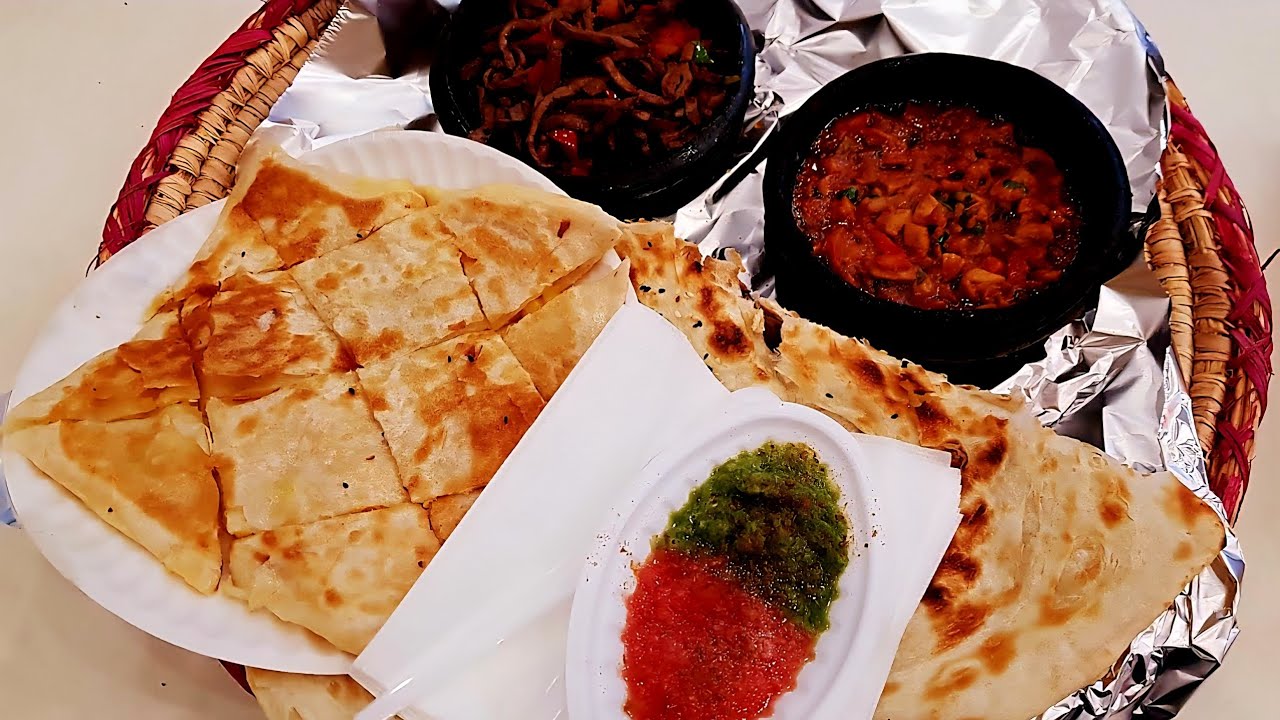 اول تجربه للأكل اليمني بالطائف و اكتر الاكلات اللي حبتها و خبزهم الخطير 