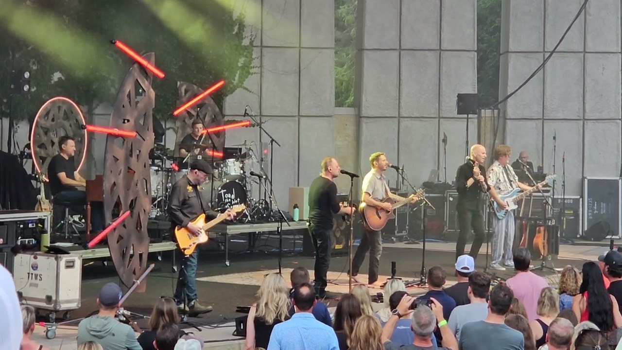 Toad the Wet Sprocket plays REM's 'Driver 8' in Grand Rapids, MI Aug 5, 2024.