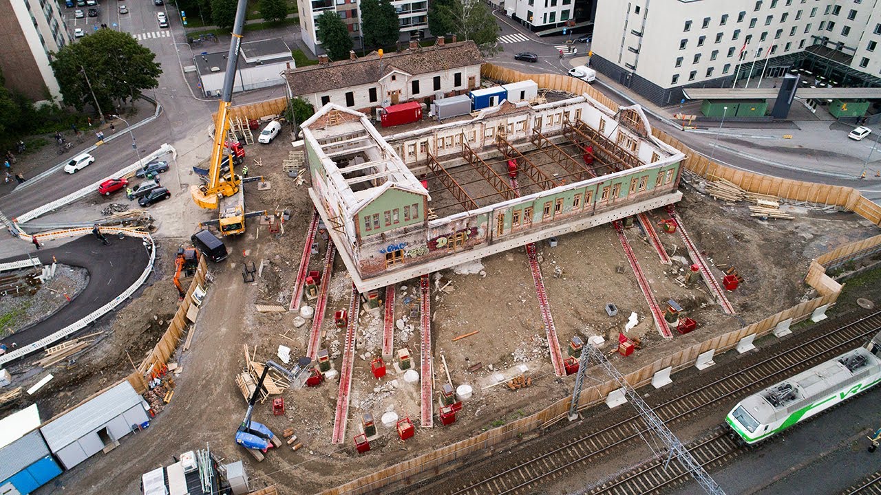 Tampereen vanhan tavara-aseman nosto ja siirto