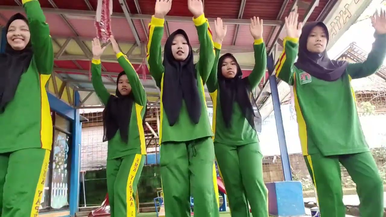 Praktek senam anak Indonesia hebat, pelajaran Pjok kelompok 6 kelas XI MP, smk yapura 1