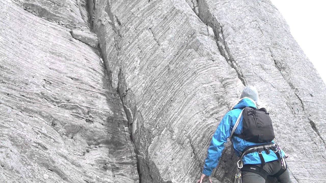 Climbing Overlapping Rib Route, Tryfan - YouTube