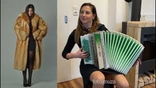 Fur fashion & Claudia Hinker spielt die 'Begrüßungspolka' von den Orig. fidelen Mölltalern