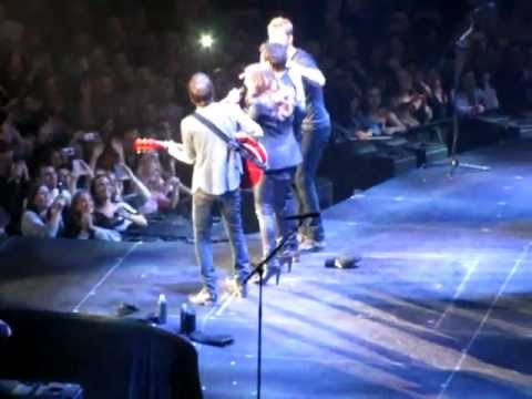 Lady Antebellum \u0026 Luke Bryan - Do I