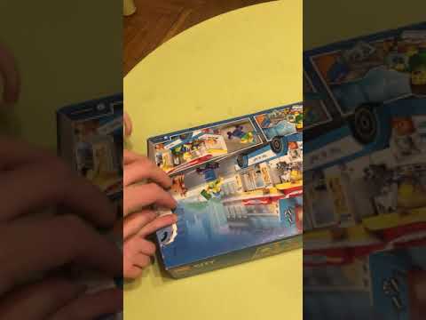 Конструктор LEGO City Great Vehicles Грузовик мороженщика 200 деталей (60253)