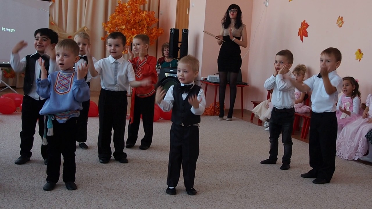 Танец мальчиков для мам