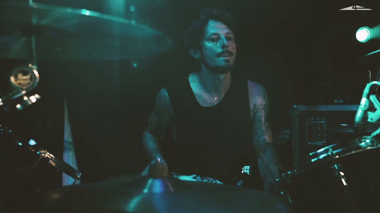 Guarda Fashioned From Bone - How Long (Live @ Sparte4) su YouTube Guarda Fashioned From Bone - How Long (Live @ Sparte4) su YouTube