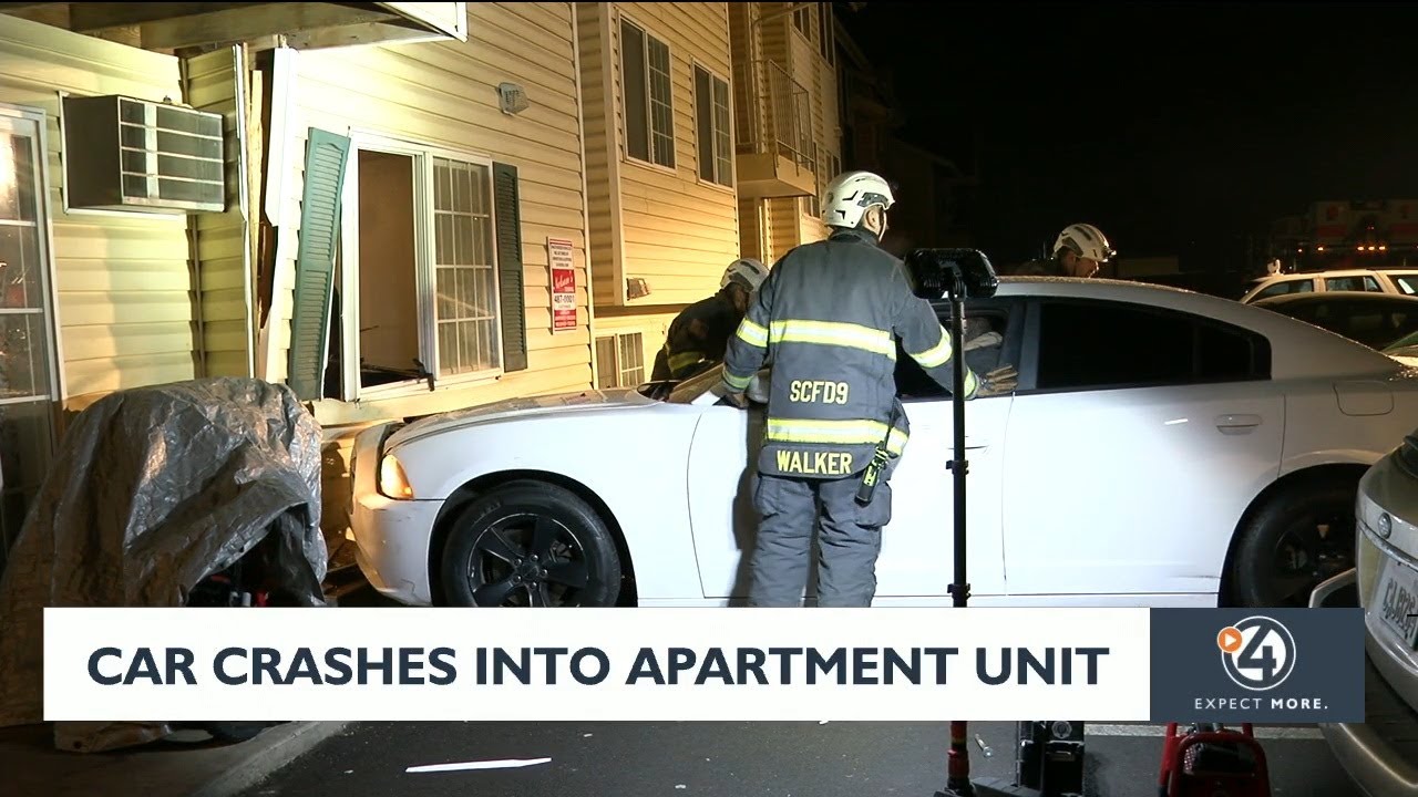 Car crashes into apartment unit - YouTube
