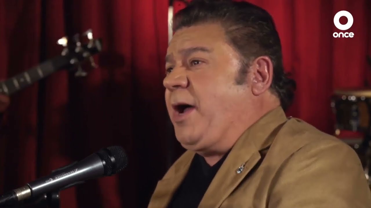 Watch MIA y FLOR DE AZALEA Canta: Mauro Calderón (Tenor) con Rodrigo de La Cadena on YouTube Watch MIA y FLOR DE AZALEA Canta: Mauro Calderón (Tenor) con Rodrigo de La Cadena on YouTube