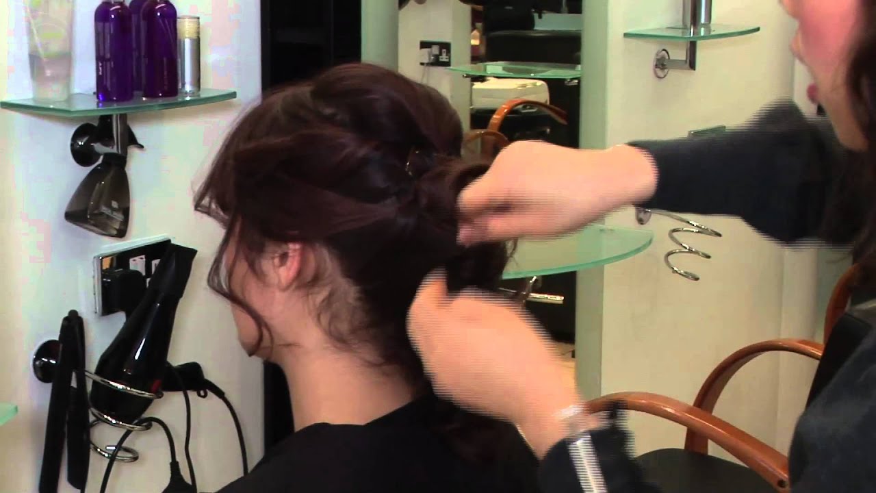 How To Style Your Hair Like Angelina Jolie