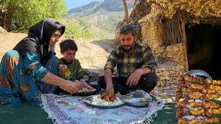 "Real cave nomad life in the mountains | Charcoal grilling in a cave"