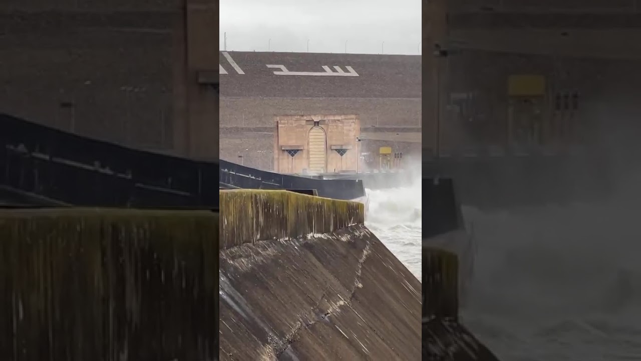 عاجل من سد الوحدة مع منصف: عملية تصريف مياه السد متواصلة وواد ورغة عمر بزاف.. المرجو الحيطة 