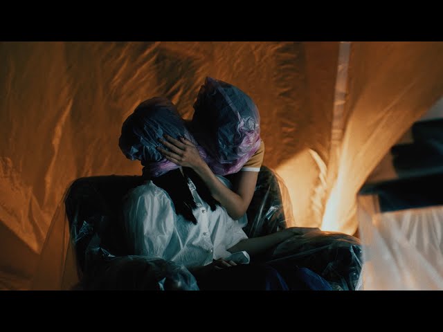 Amber's『Unchain×Unchain』Music Video - YouTube