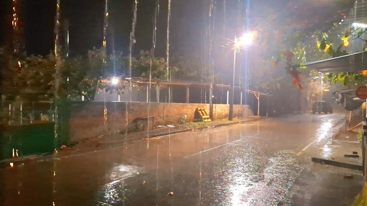 DIOS MIO 😱  Llueve en pleno verano sobre El Salvador 🇸🇻 