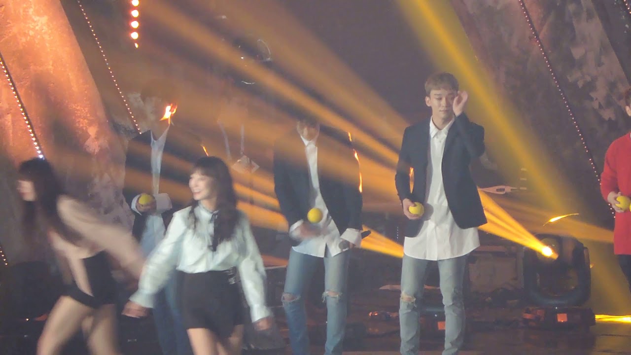 [FANCAM 직캠] 171001 EXO CBX 엑소 첸백시 -being cute dorks/ interactions @ Korea Music Festival 팬덤스쿨 코뮤페