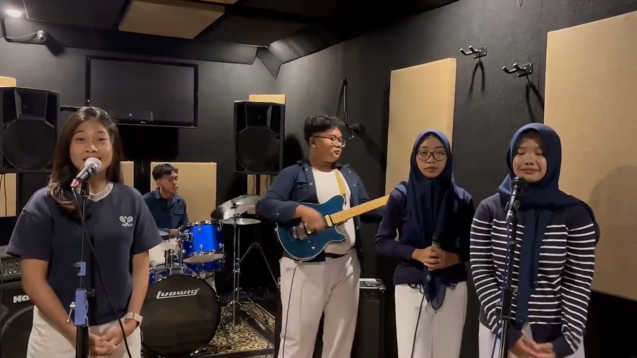 Musikalisasi Puisi Kelompok 6 