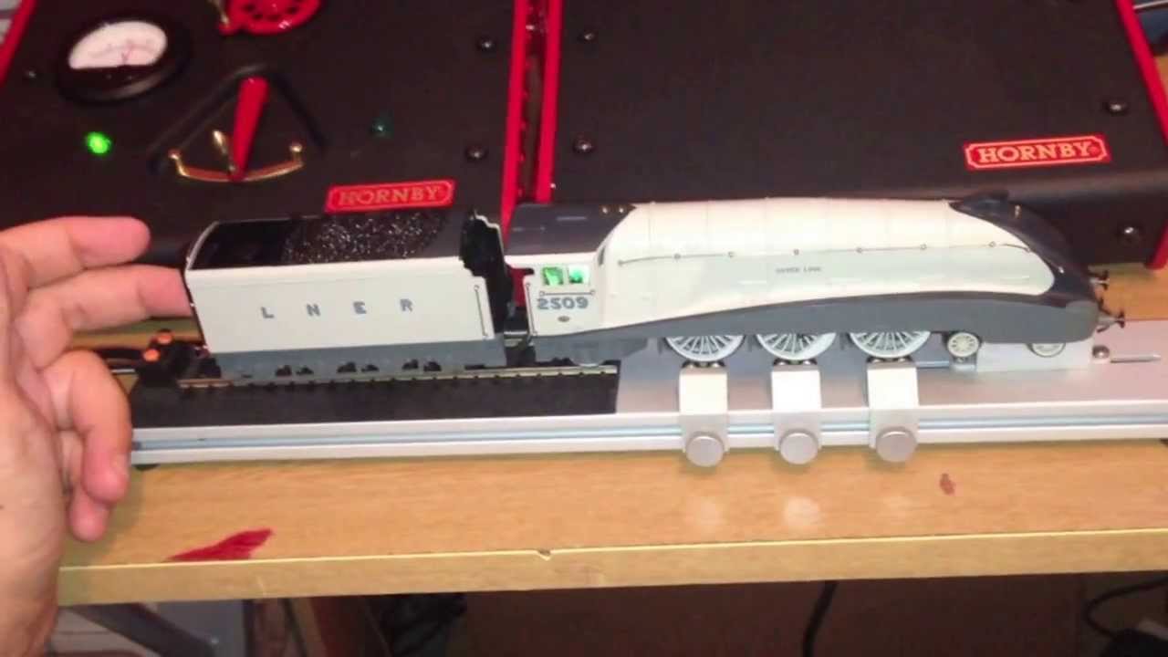 Hornby LNER 2509 Silver Link Live Steam A4 Class for Silver Jubilee ...