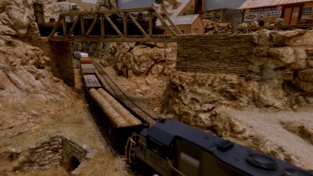 Long Train Running - YouTube