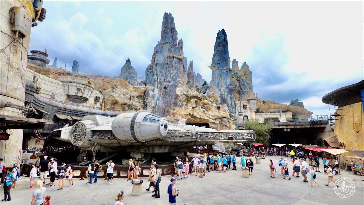 Walk Around Star Wars Galaxy's Edge in 4K Disney's Hollywood Studios