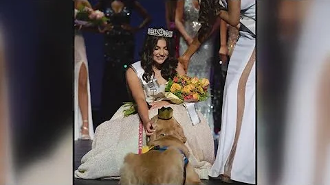 Texas teen and her service dog win Dallas pageant