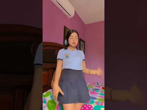 Liseli Kız Yatak Odasında Dans (#8)
