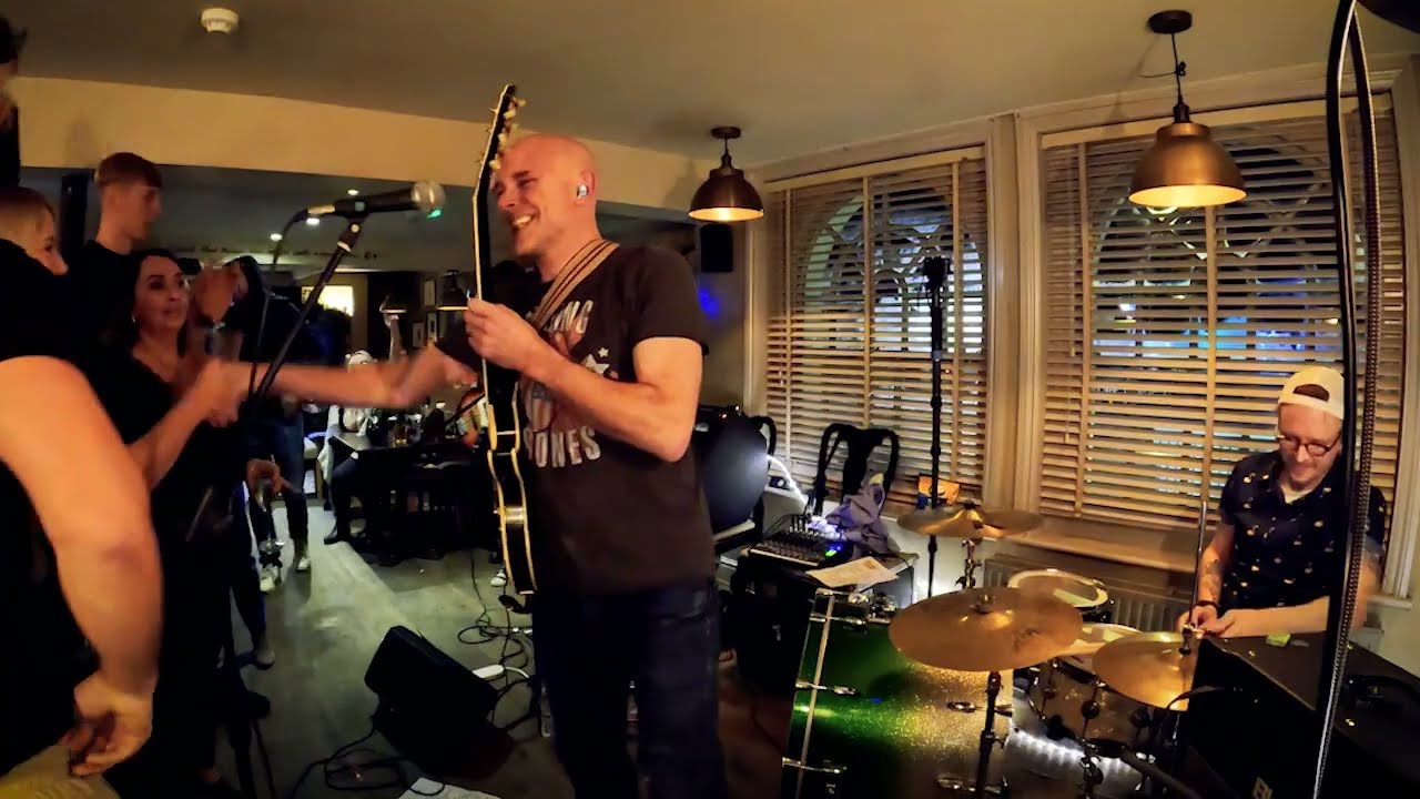 Mr Brightside (The Killers cover) - Royale With Cheese live at The Brewery Inn 17.11.23