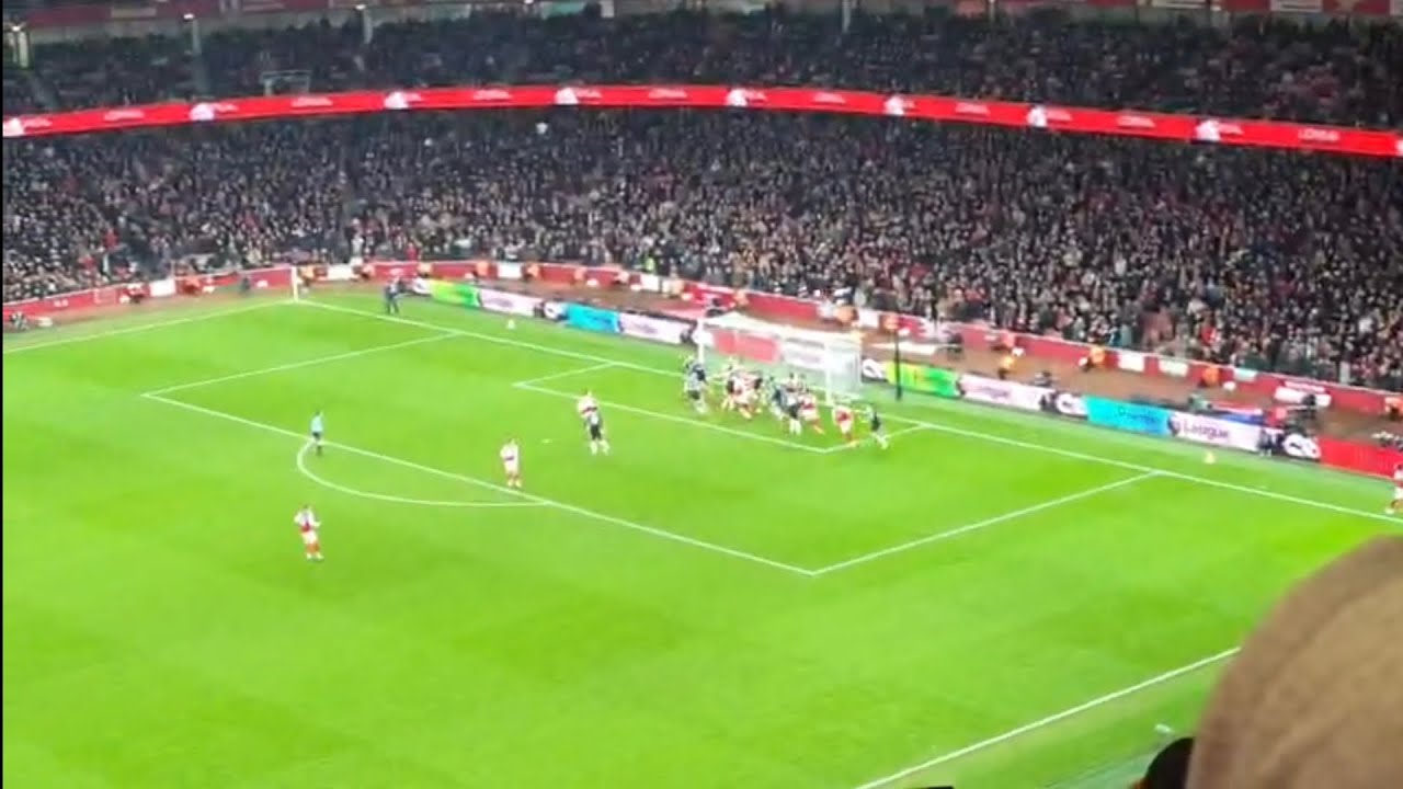 ГОЛ!!!!! Габриэль Магальяеш забивает еще один гол головой со стандартного положения