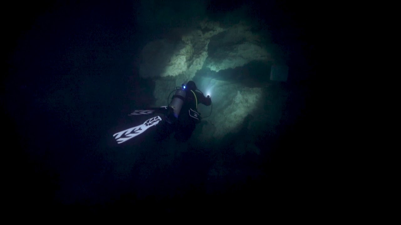 Seac R30 Dive Light | ScubaLab Testers Choice Winner - YouTube