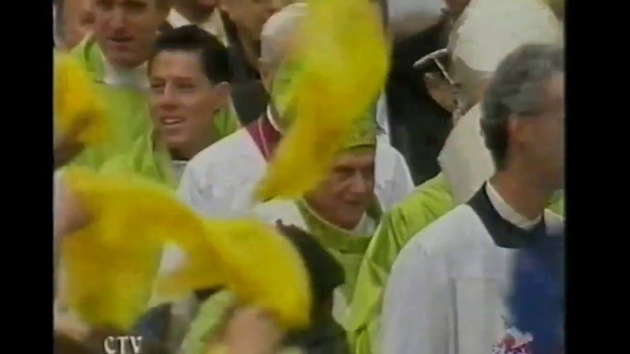 L'arrivo di Benedetto XVI al Duomo di Vienna (9 settembre 2007)