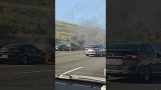 Машина горит прямо на трассе #shorts #машина #авто #калифорния #сша #америка #дорога #втренде