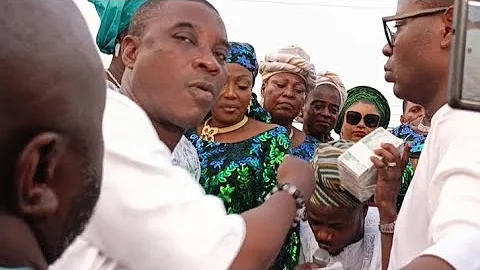 K1 DE ULTIMATE SHOCK BOYE BEST WITH BUNDLE OF MONEY AT HIS HER MOTHER 7DAYS FIDAU PRAYER CEREMONY