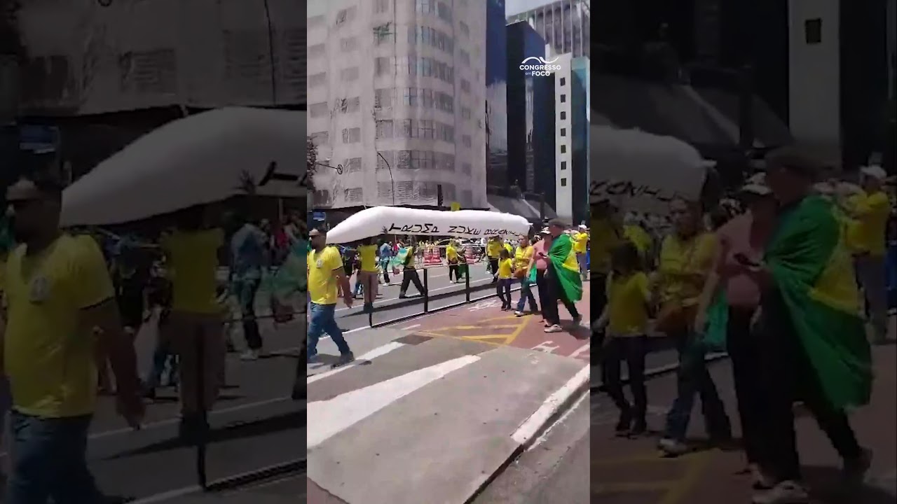 Apoiadores de Flávio levam "míssil" na Paulista pedindo ataque nuclear a Trump? Apoiadores de Flávio levam "míssil" na Paulista pedindo ataque nuclear a Trump?