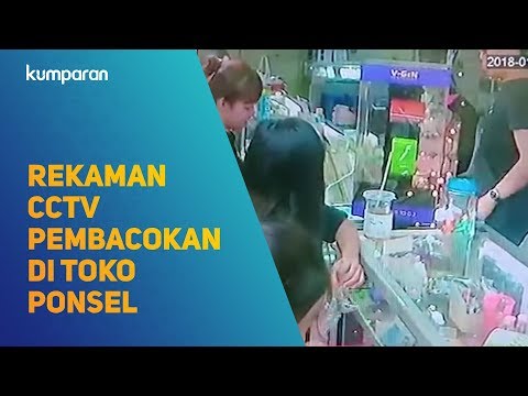 Rekaman CCTV Pembacokan di Toko Ponsel di Lokasari Square