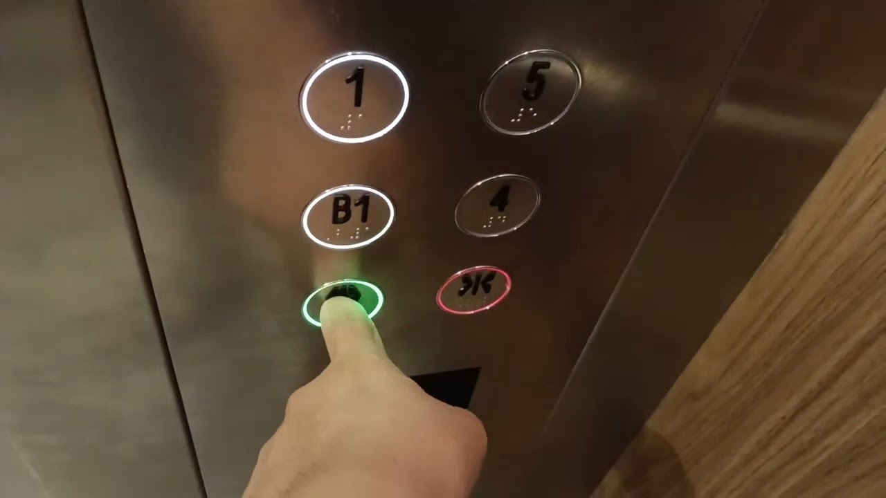 Kone lift at Serangoon Polyclinic 