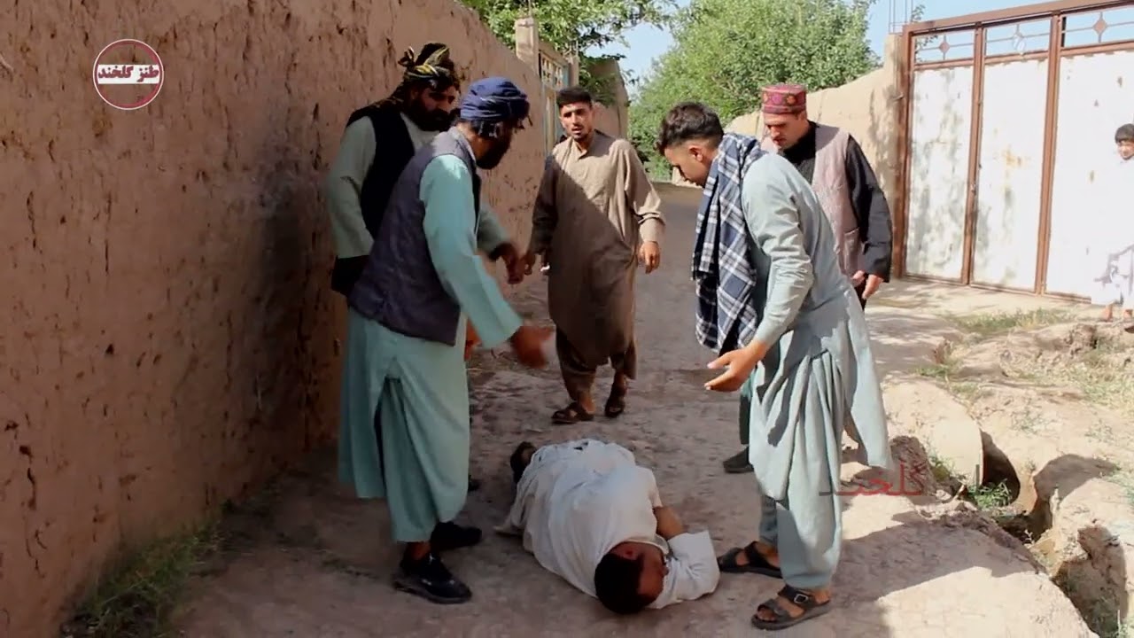 دیگه خواهر من را تو می‌زنی