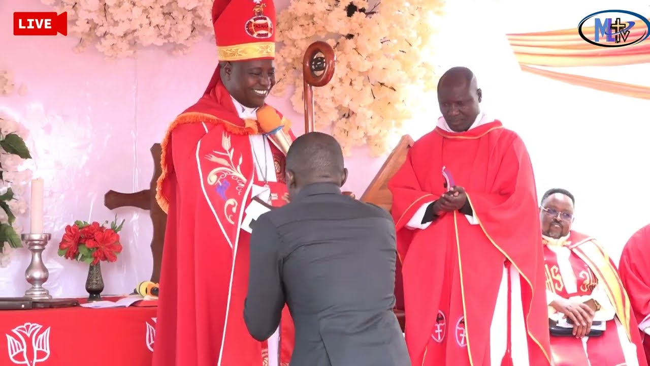 MBELE YA MADHABAU BABA ASKOFU AACHILIA BARAKA :AFISA TARAFA YA  USANGI  KWA NIABA YA MKUU WA WILAYA