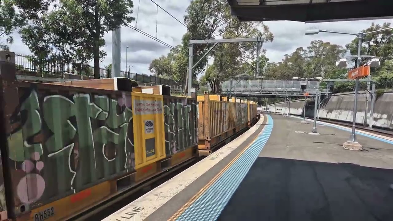 QL002   012   013   going   thru  Beecroft  Station   in   October   2022