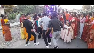 Wedding dance with public place 😀