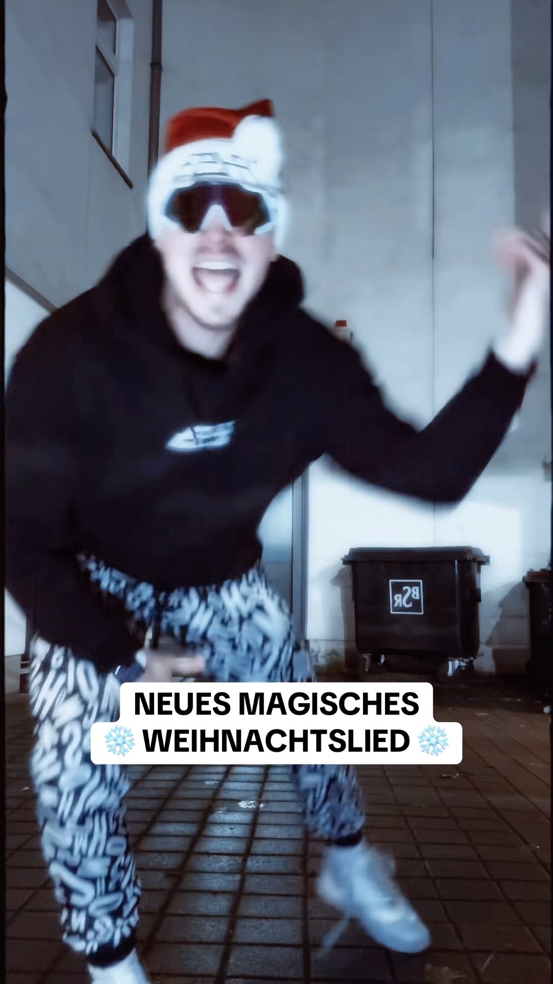 Was eine Hymne! ? #weihnachtsmusik #weihnachten #amsterdam #fürdich #foryou #viral #fyp #techno
