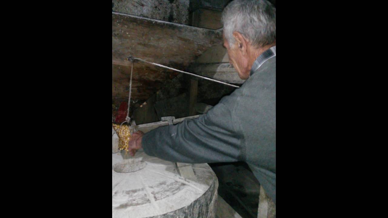 Gürgenağaç köyü Tahsin Can'a ait su değirmeni hala saat gibi çalışıyor